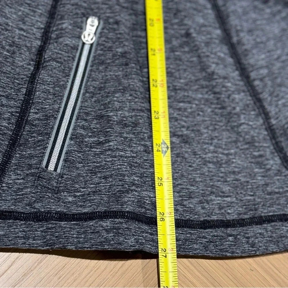 Lululemon Run Your Heart Out 1/4 Zip Pullover Size 2 - Picture 6 of 9